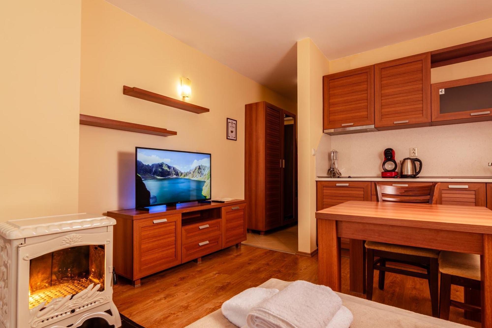 Studio By Mountain Lakes Ezerovo  ภายนอก รูปภาพ
